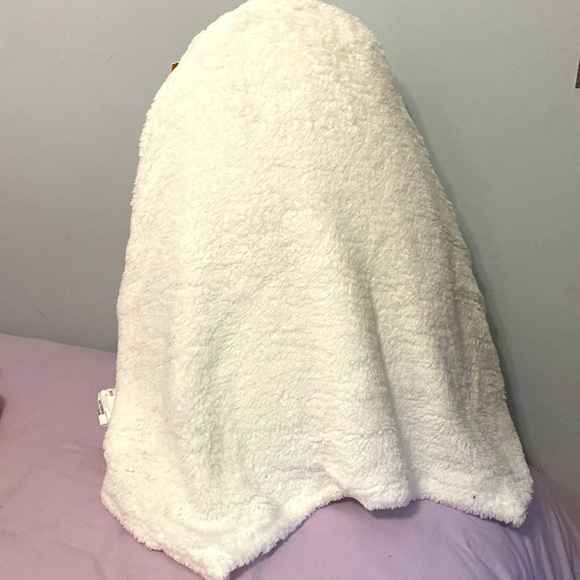 Jumbo Gus The Ghost Pillow With Pumpkin Halloween Sherpa Throw 24” Light Up NWT - Picture 4 of 4